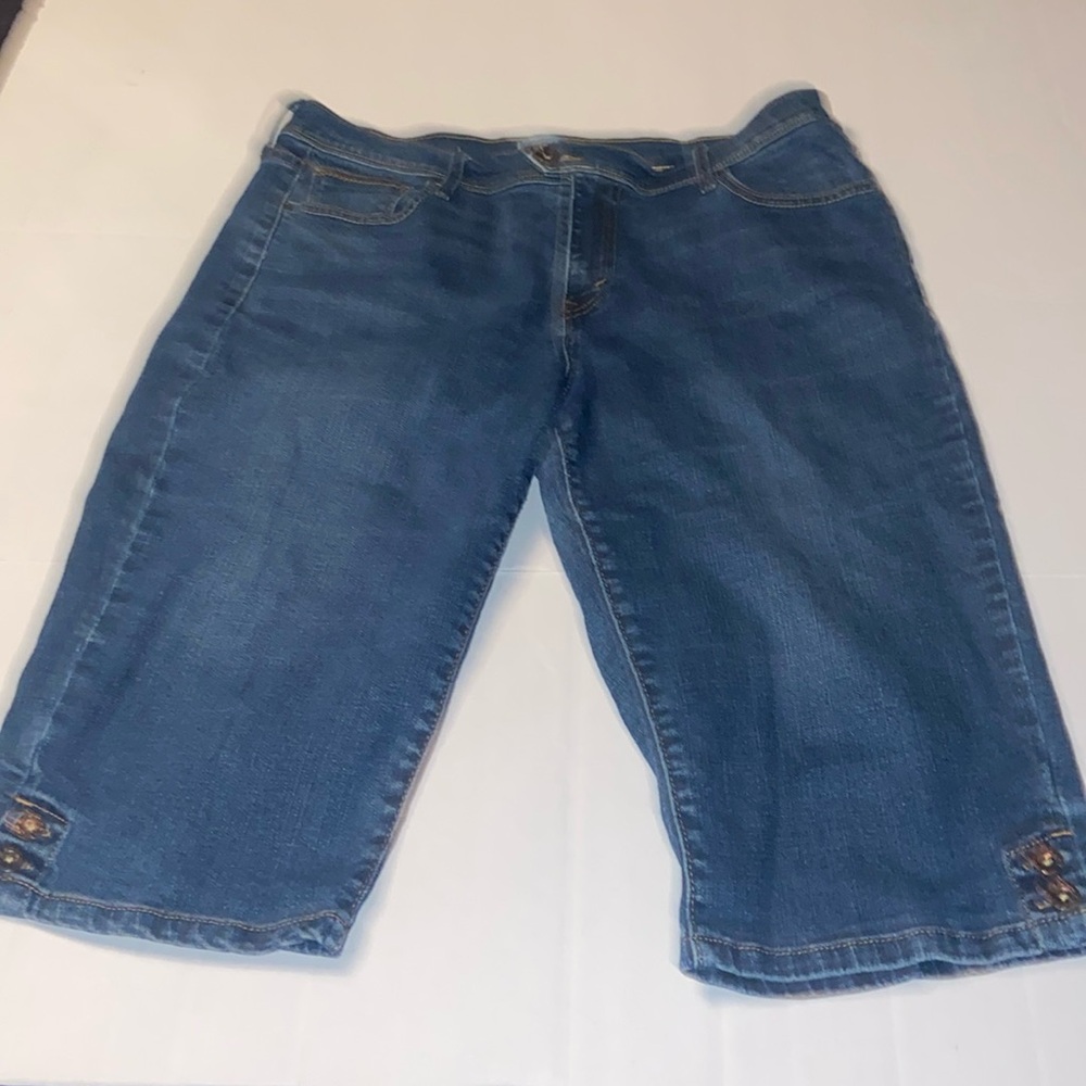 Levi Strauss 515 Skimmer jean shorts size 12